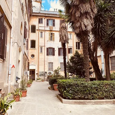 Cozy In Authentic Neighborhood Apartment Rome